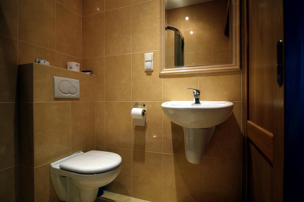 Hotel Płock Buitenkant foto