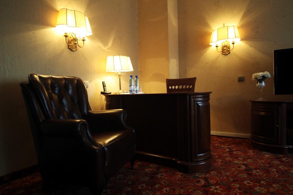 Hotel Płock Buitenkant foto