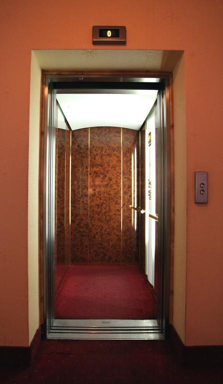 Hotel Płock Buitenkant foto