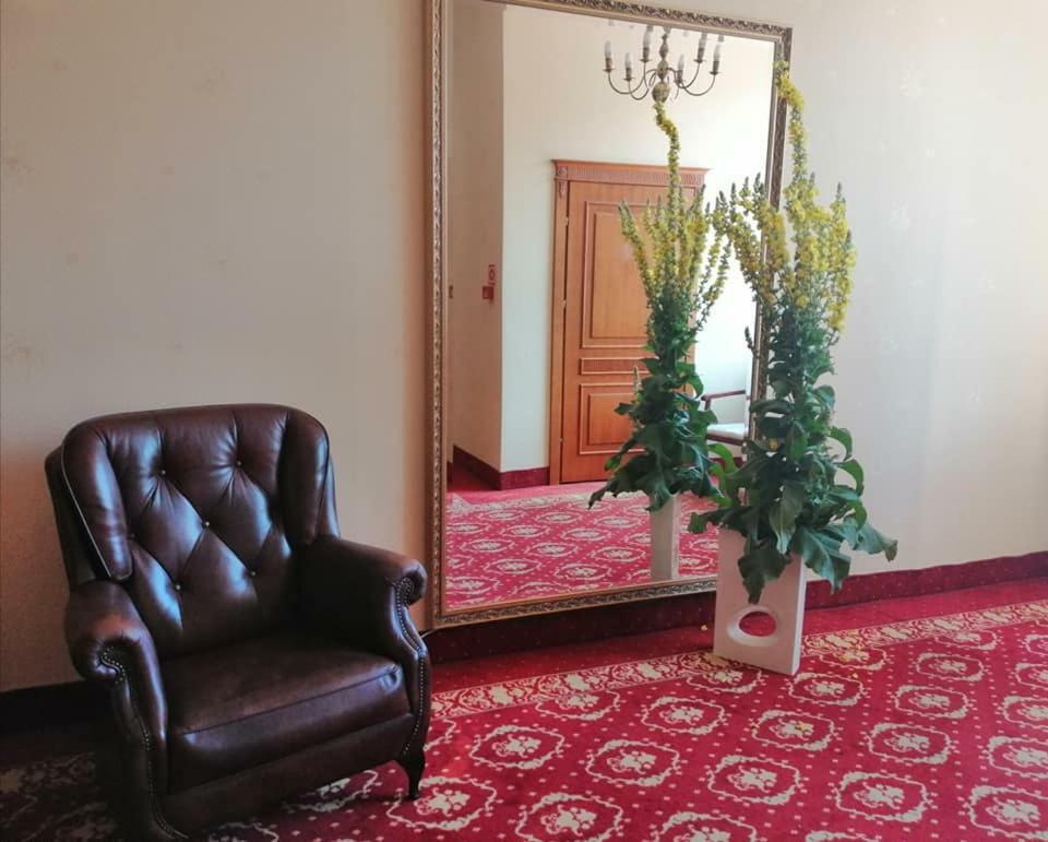 Hotel Płock Buitenkant foto